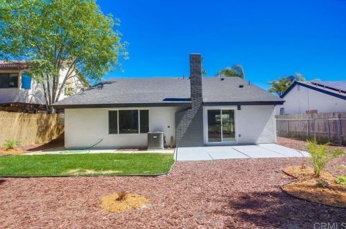 1461 Darwin Dr, Oceanside CA  92056-3042 exterior