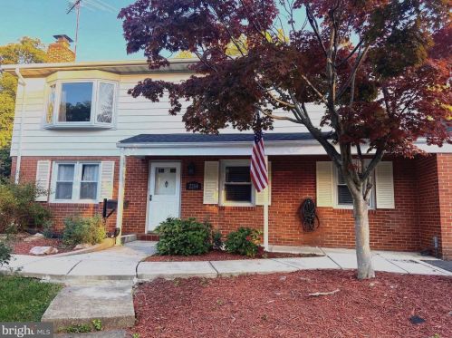 2284 Longview Dr, Woodbridge, VA 22191-2648