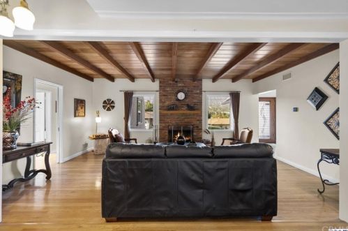 1048 Eilinita Ave, Glendale CA  91208-1130 exterior