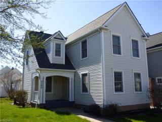 4380 Archer Rd, Cleveland OH  44105-6096 exterior