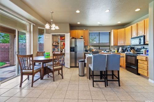 3548 Silvercreek Dr, Washington, UT 84780-1970