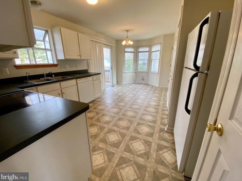 1304 Avalon Blvd, Shady Side MD 20764-9683 exterior