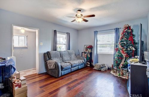 8738 Maple St, Bellflower, CA 90706-5514