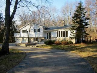 490 Angell Rd, Lincoln, RI 02865-4908