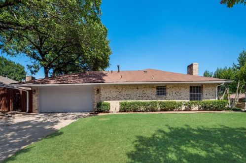 2117 Sandy Ln, Irving TX  75060-5642 exterior