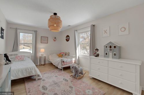 4258 Dunrovin Ln, Saint Paul MN 55123-1725 exterior