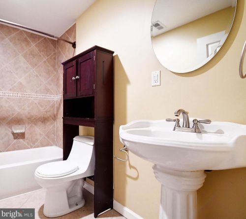 583 Windsong Dr, Aberdeen MD  21001-1809 exterior