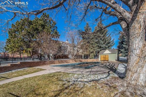 1650 Ivory Cir, Denver CO  80017-5082 exterior
