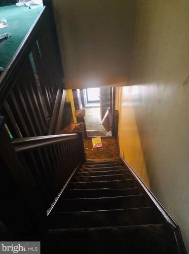 4712 Large St, Philadelphia, PA 19124-2939