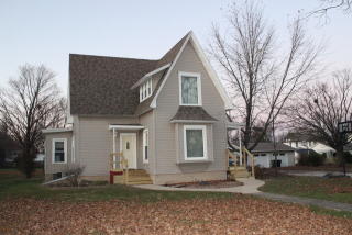 333 Chebanse Ave, Chebanse, IL 60922-2035