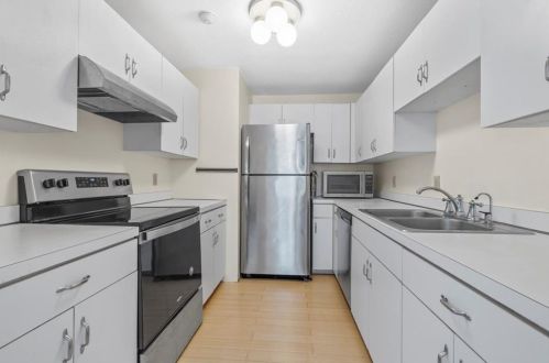 24 Stenton Ave, Providence, RI 02906-2749
