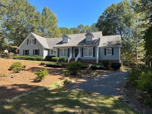 1281 Shadowlawn Dr, Conyers, GA 30012-4653