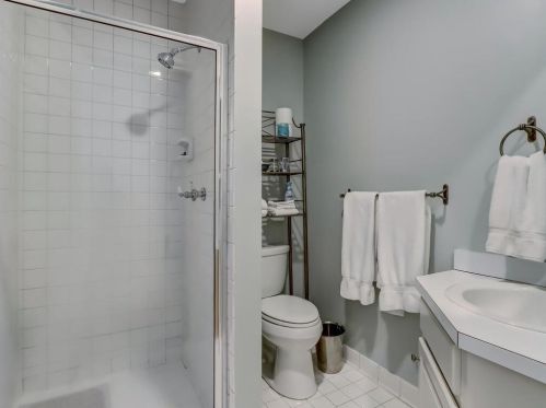 925 Highland Ter, Atlanta GA  30306-3413 exterior
