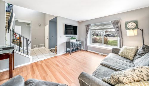 1140 Andover Ct, Naperville, IL 60563-3301