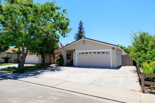 848 Pennington Pl, Modesto, CA 95356-2138