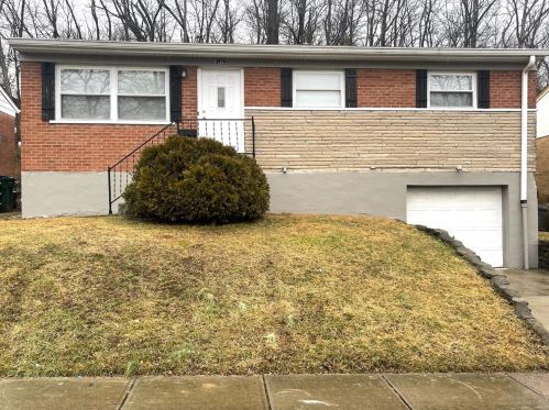 2970 Aquadale Ln, Cincinnati, OH 45211-8002