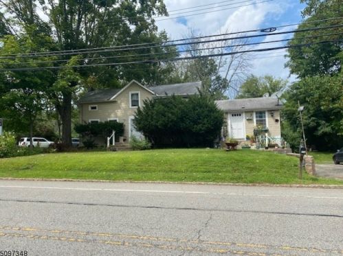 41 Calais Rd, Dover, NJ 07869-2841