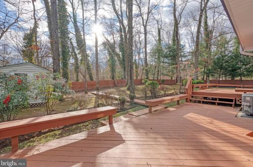 9919 Coffer Woods Rd, Springfield VA  22015-2903 exterior