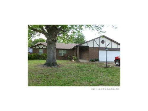 225 Bel Aire Pl, Muskogee, OK 74403-4806