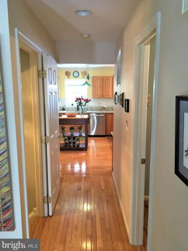 311 Oakcrest Manor Dr, Leesburg, VA 20176-2234
