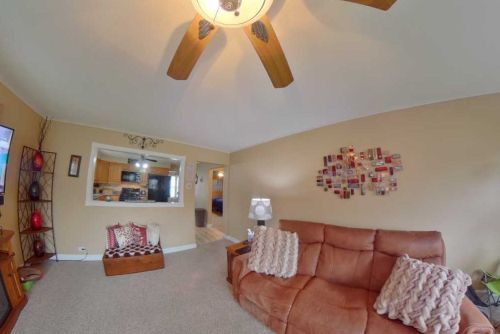 8228 44th St, Lyons, IL 60534-1739