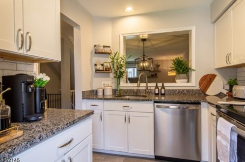 89 Wood Duck Ct, Hackettstown NJ  07840-3322 exterior