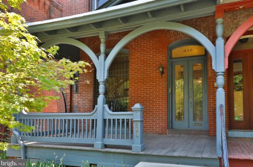 426 42nd St, Philadelphia, PA 19104-2217