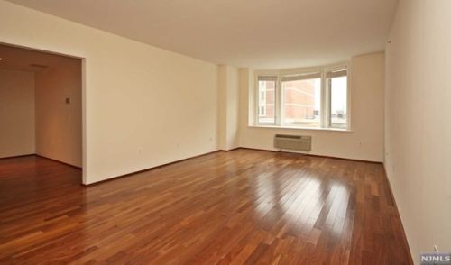 3109 City Pl, Edgewater NJ  07020-3148 exterior