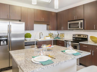 8331 Valley Hwy, Englewood CO  80112-5806 exterior