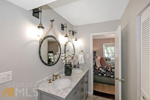 56 Cantey Pl, Atlanta GA  30327-4082 exterior
