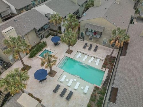 5806 Birchbrook Dr, Dallas TX  75206-4556 exterior
