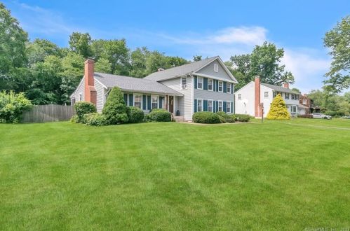 52 Farmstead Ln, Windsor, CT 06095-1833