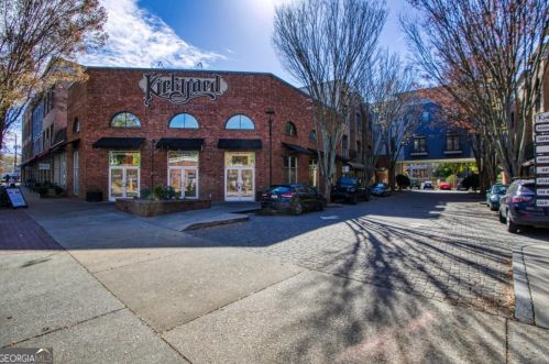 1963 Hosea L Williams Dr, Atlanta GA  30317-2224 exterior