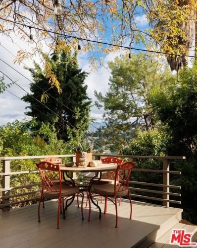 1330 Columbia Dr, Glendale CA  91205-3504 exterior