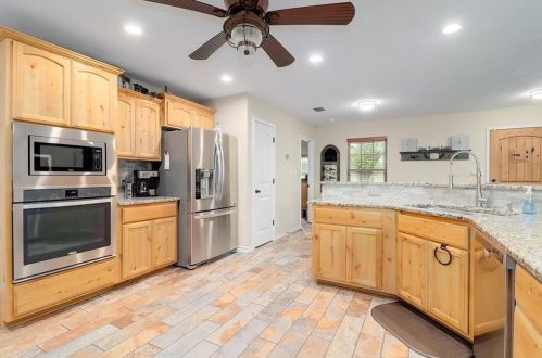 20217 Engelmann Ln, Webberville TX exterior