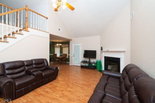 110 Park Ln, Warner Robins, GA 31093-8517