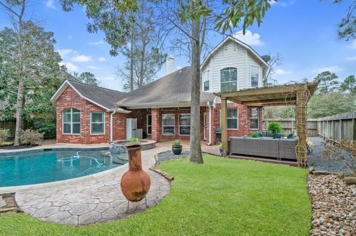 130 Evangeline Oaks Cir, Conroe TX  77384-5010 exterior