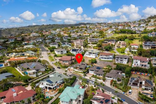 650 Kaulana Pl, Honolulu, HI 96821-2533