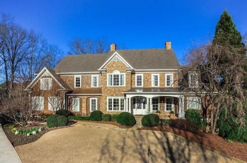 10 Highland Valley Ct, Atlanta, GA 30327-4880