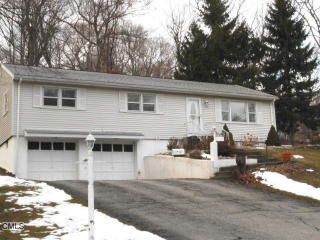 67 Woods Grove Rd, Huntington, CT 06484-3434