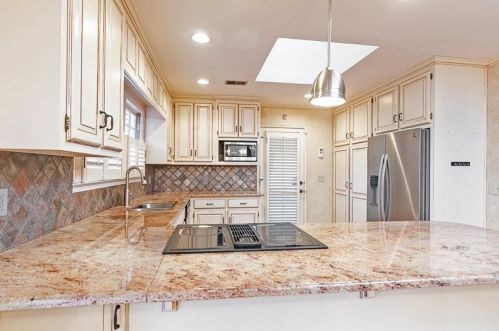 825 Moores Mill Rd, Atlanta GA  30327-1544 exterior