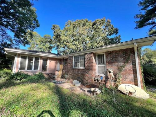 3011 Belingham Dr, Atlanta GA  30345-1506 exterior