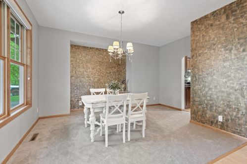 2332 Fieldstone Curv, Saint Paul MN  55129-6218 exterior