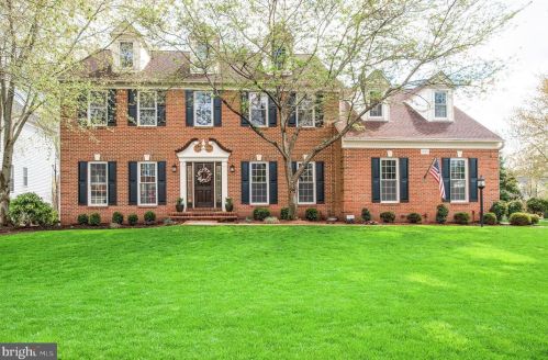8131 Cancun Ct, Gainesville, VA 20155-2860