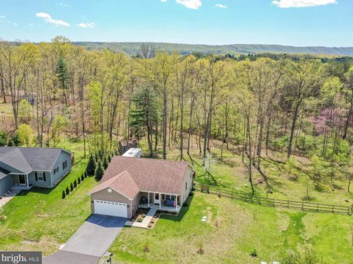 342 Executive Way, Hedgesville WV  25427-5770 exterior