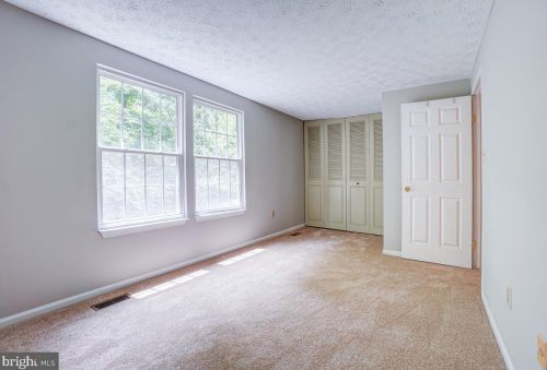 1101 Sandy Hollow Ct, Silver Spring MD 20905-6050 exterior