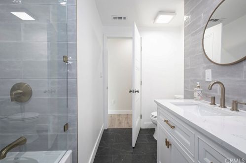 3579 Pontiac St, Glendale CA  91214-1822 exterior