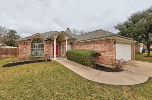 104 Pecan Vista Ln, Georgetown, TX 78626-4540