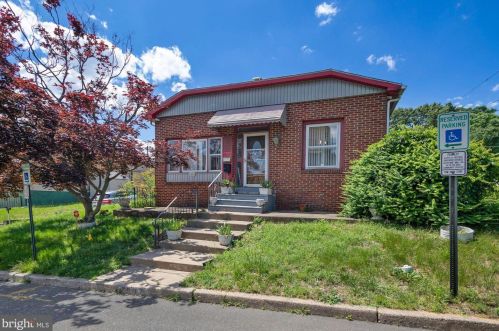 7537 Pleasant Ave, Camden, NJ 08110-2516