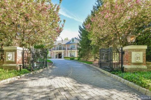 11 Denison Dr, Upper Saddle River, NJ 07458-2805